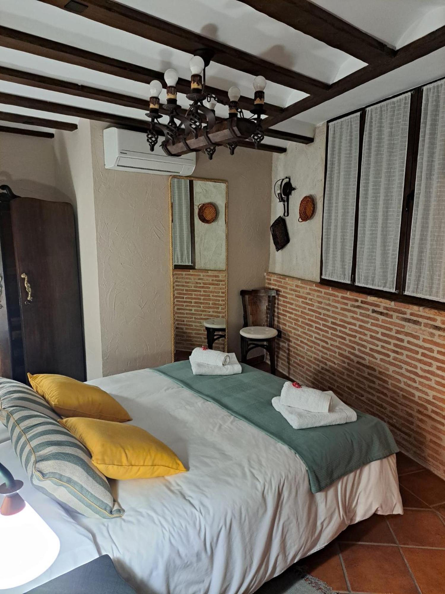 Casa Rural La Bodega, Ofrece Cata De Vino Gratis Horche Exteriör bild