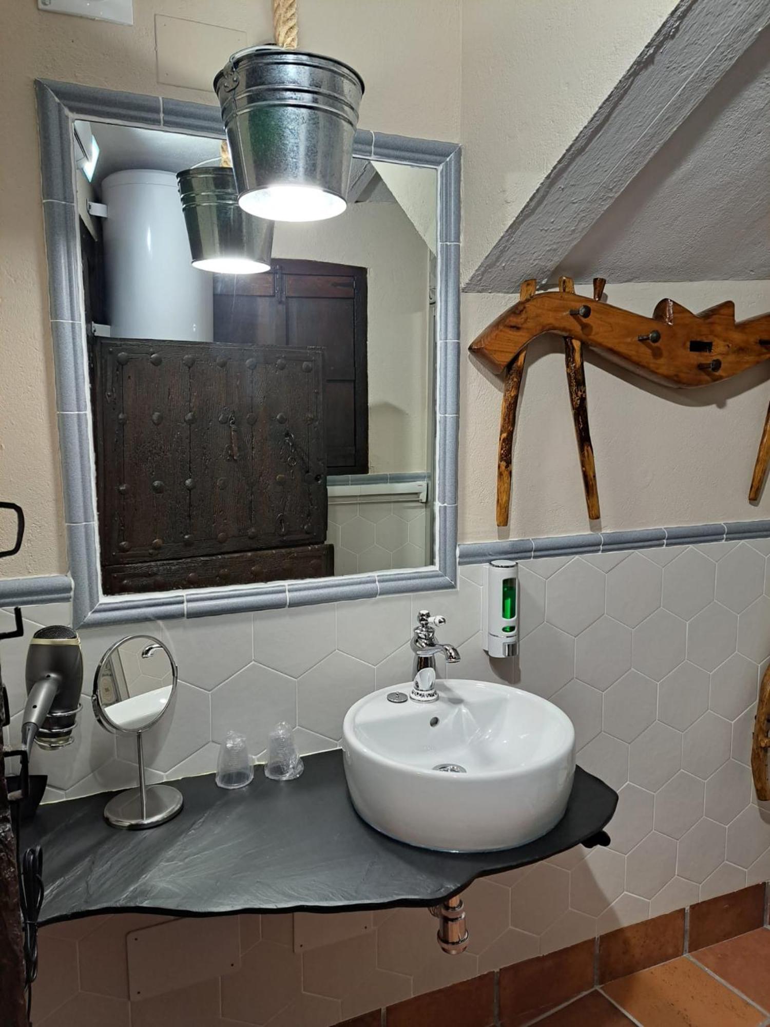 Casa Rural La Bodega, Ofrece Cata De Vino Gratis Horche Exteriör bild