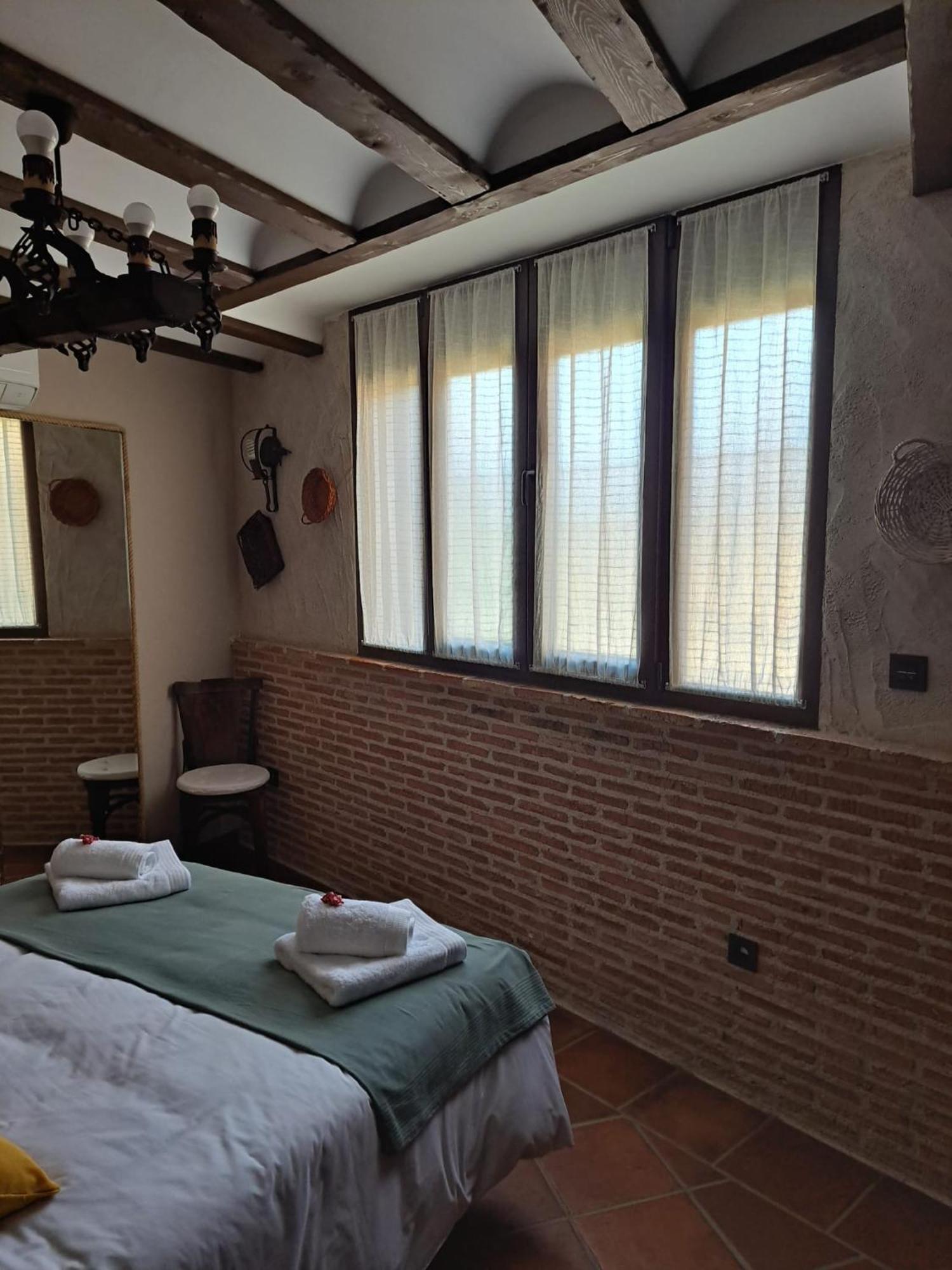 Casa Rural La Bodega, Ofrece Cata De Vino Gratis Horche Exteriör bild