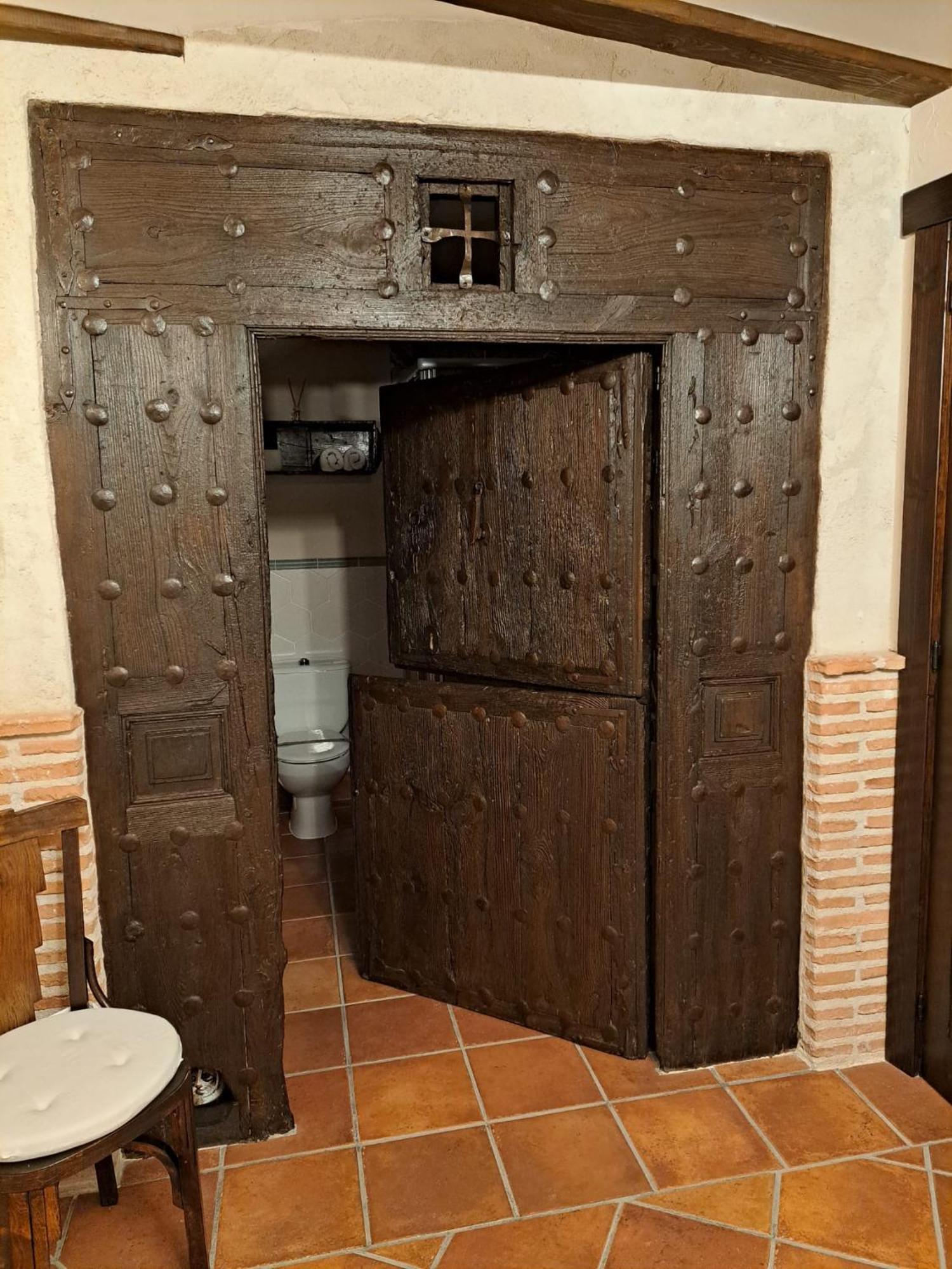 Casa Rural La Bodega, Ofrece Cata De Vino Gratis Horche Exteriör bild