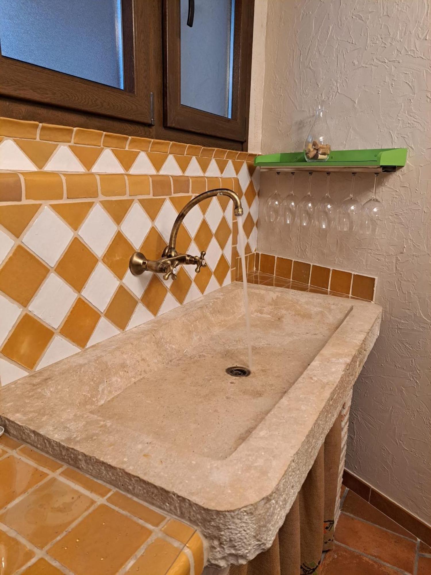 Casa Rural La Bodega, Ofrece Cata De Vino Gratis Horche Exteriör bild