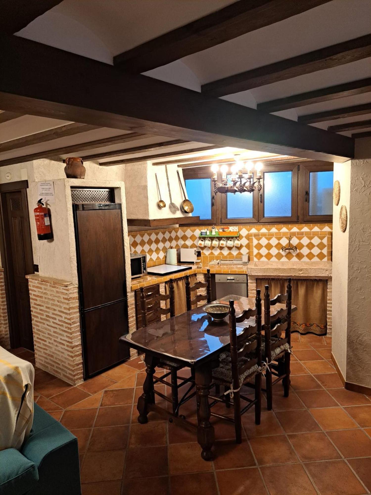 Casa Rural La Bodega, Ofrece Cata De Vino Gratis Horche Exteriör bild