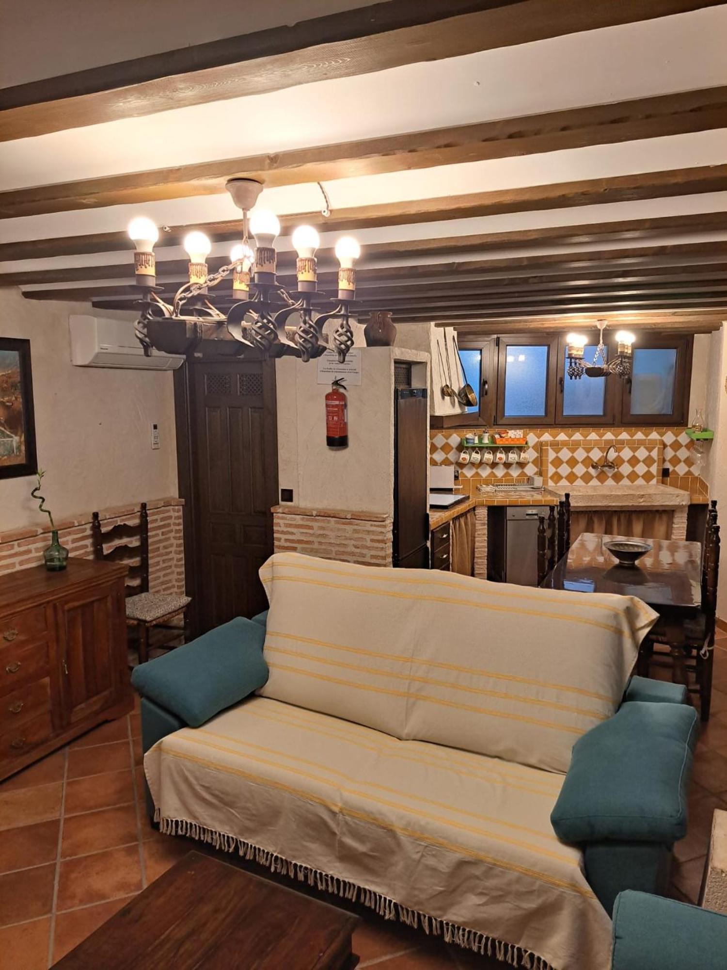 Casa Rural La Bodega, Ofrece Cata De Vino Gratis Horche Exteriör bild