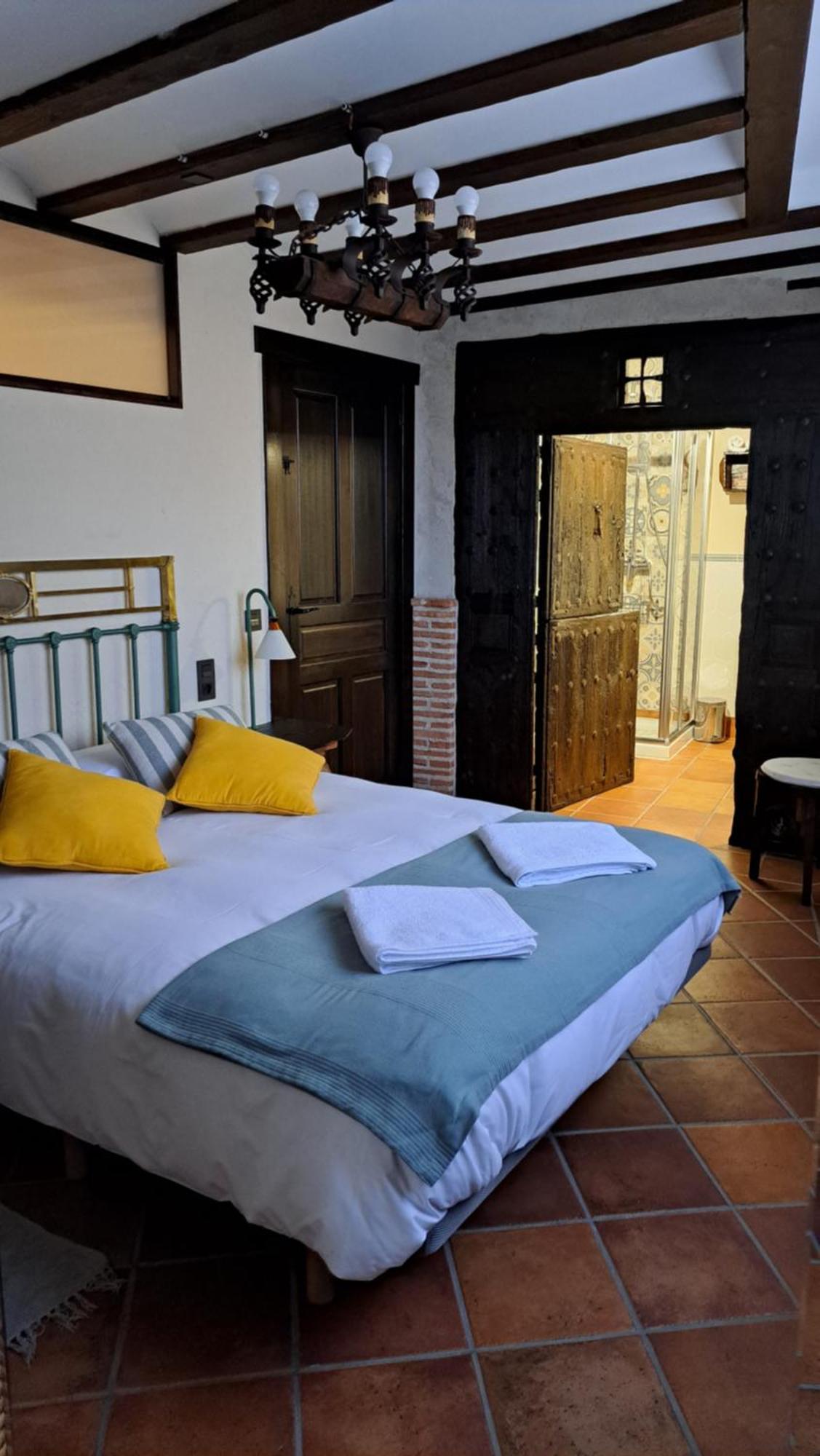 Casa Rural La Bodega, Ofrece Cata De Vino Gratis Horche Exteriör bild